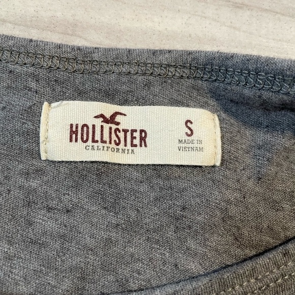 Hollister California Gray “Rockin & Rolling” Short Sleeve Sequin Crop Top- Small - Picture 4 of 8